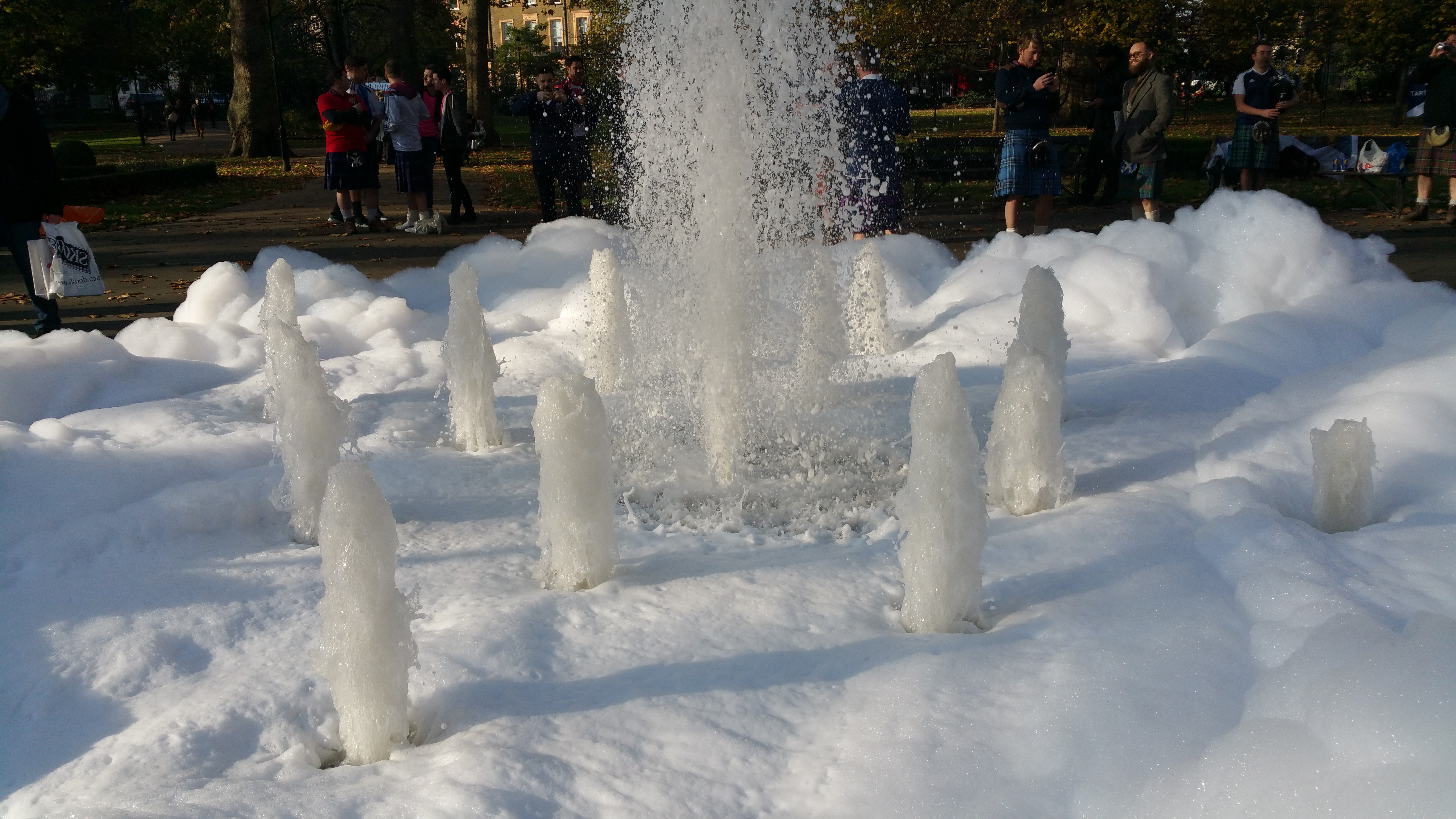 Russell Square fountains, bubbles, Scotland vs England