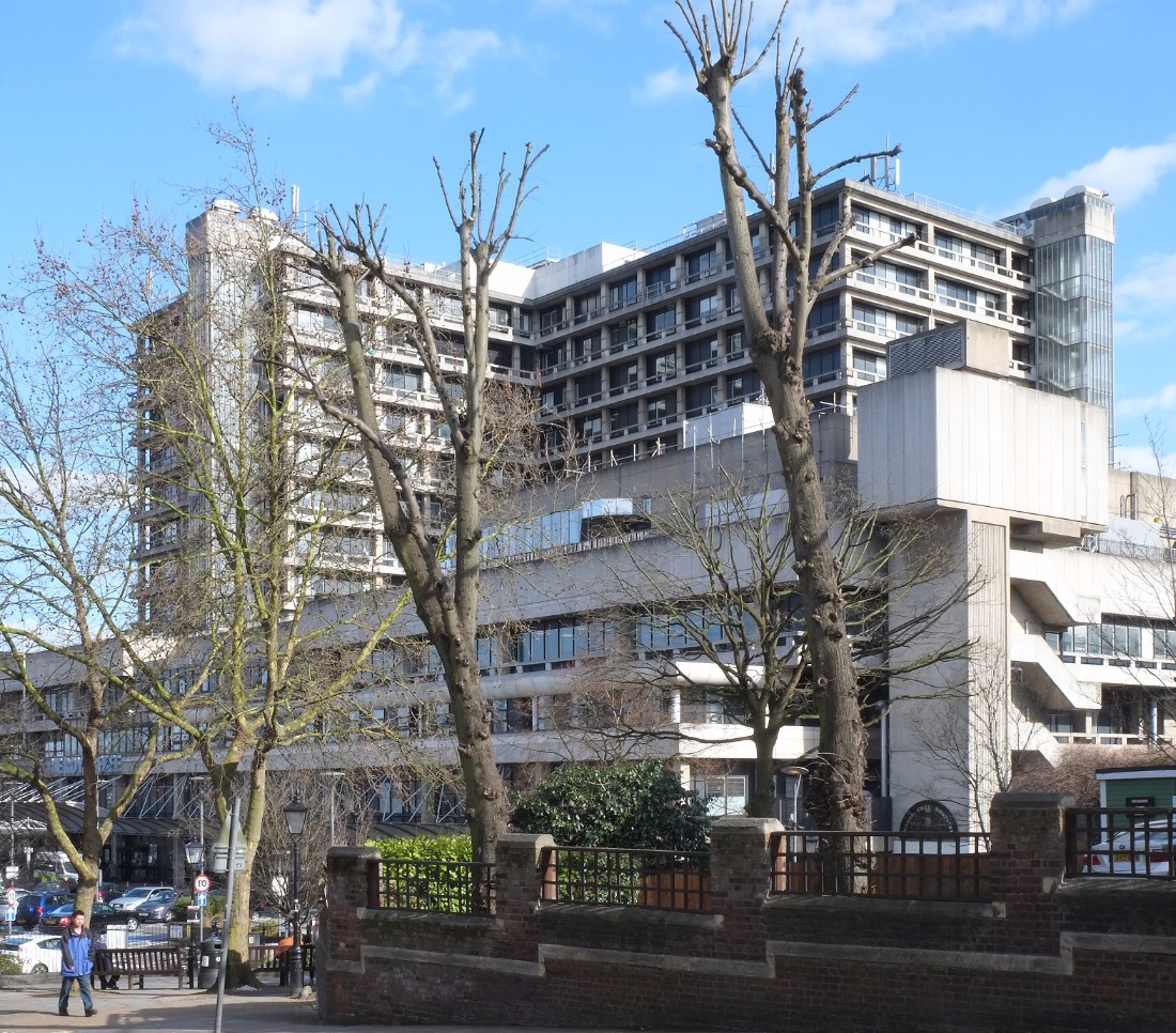 Hampstead-Royal Free Hospital002-2016