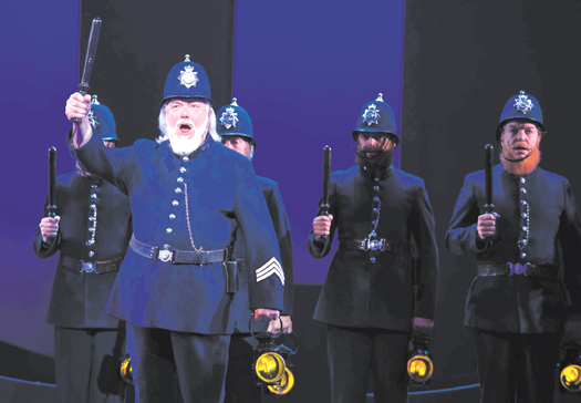 ENO-The-Pirates-of-Penzance-John-Tomlinson-and-ENO-Chorus-c-Tom-Bowles