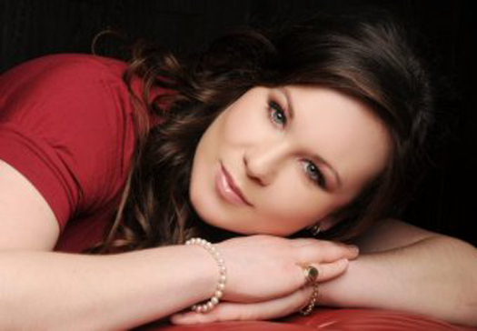 Highgate Choral Society premieres Two of Three Angels in a weekend of summer concerts Soprano Susanna Fairbairn