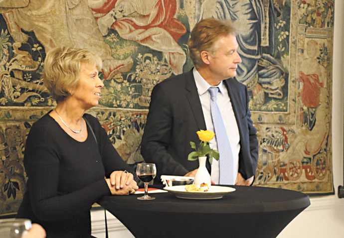 Envoy at home with art Marliese Heimann-Ammon and Dr Peter Ammon__photo © German Embassy London