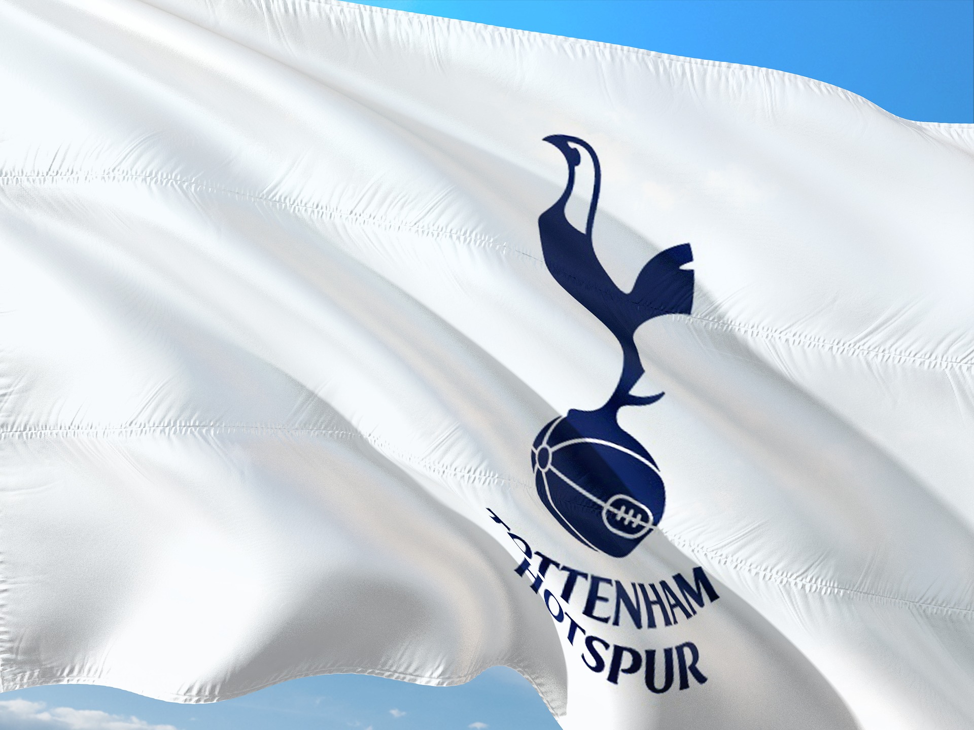 spurs tottenham flag pixabay - no attribution needed