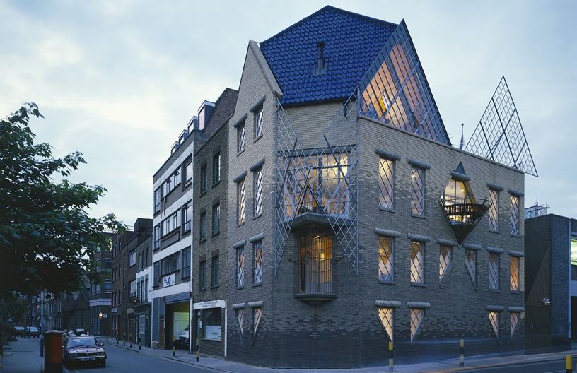 Janet Street-Porter’s former home is listed by Historic England CZWG-44-Britton-Street-CZWG-Architects-homepage-1