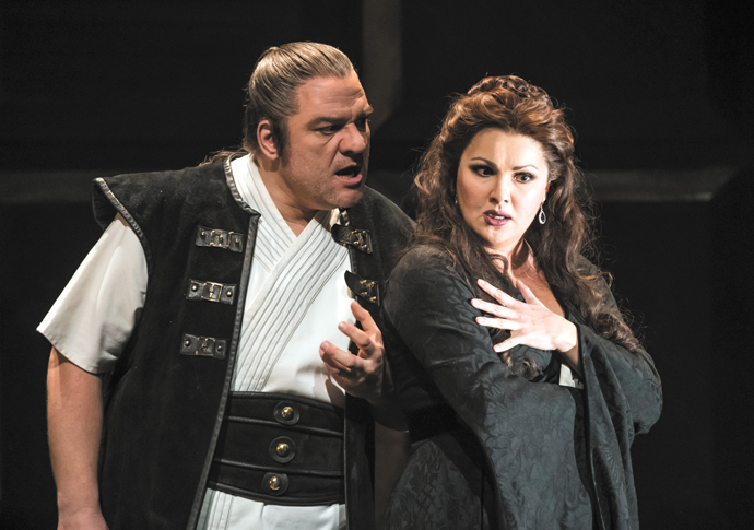 Lady Macbeth is queen of the night Macbeth_Zelijko Lucic and Lady Macbeth_Anna Netrebko_Bill Cooper-ROH