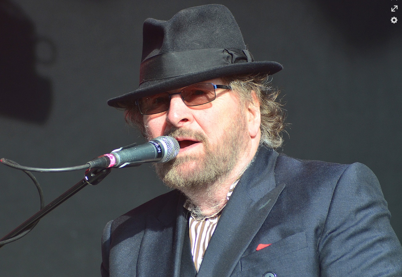Lyrical Chas… great lines live on Chas Hodges_photo Andrew D Hurley