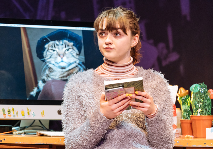 Maisie Williams (Caroline) in I and You at Hampstead Theatre. Photo credit Manuel Harlan (2)