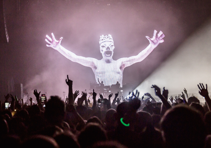The beats from the east Chemical Brothers charlieraven_chemsAP_HR-8