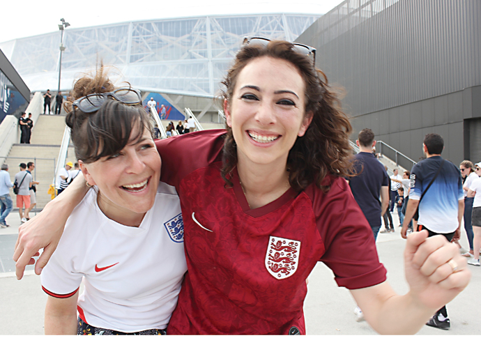 England Fans Two-etoe1