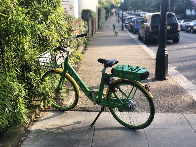 Bikes can and should be parked at the kerb lime bikes