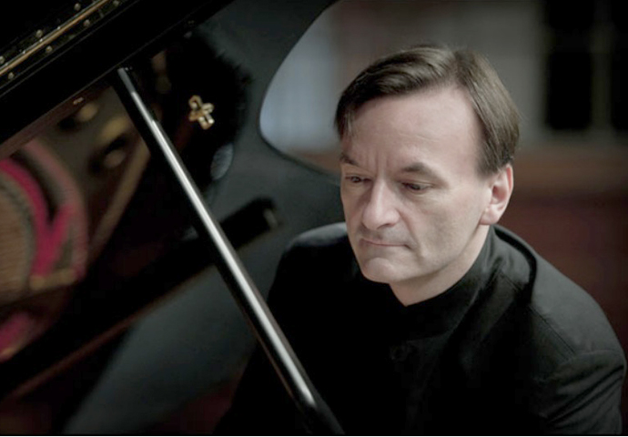 Stephen Hough_photo Sim Canetty-Clarke_www.stephenhough.com
