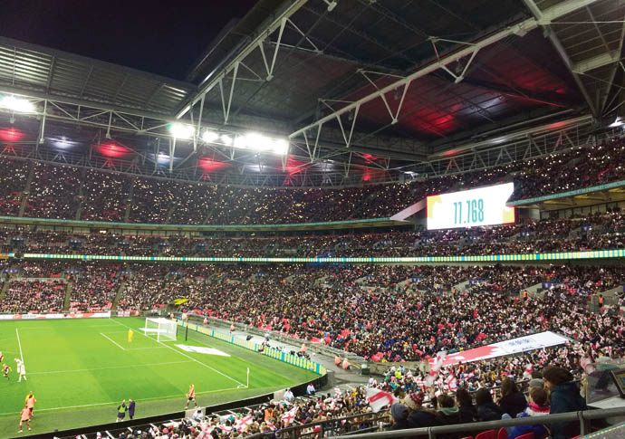England fans-womens Footy
