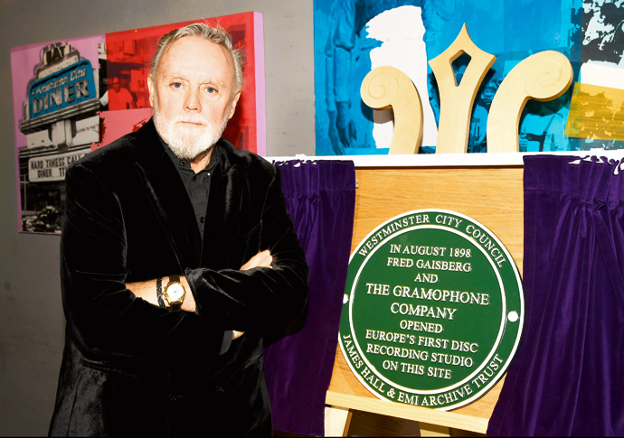 Queen star rocks up to celebrate ‘first recording studio’ Roger Taylor 03-queen