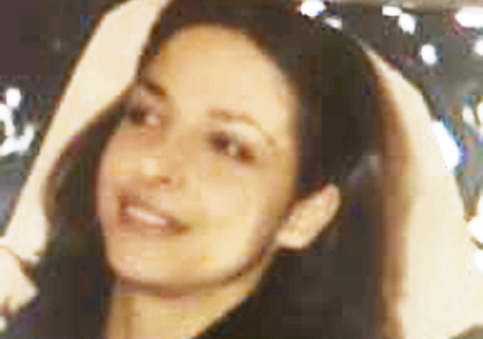 Lisa Pour 01