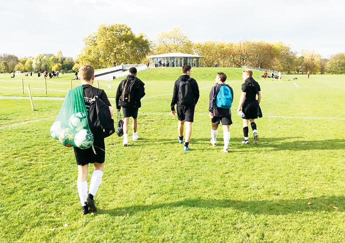 Regents Park 03-football park