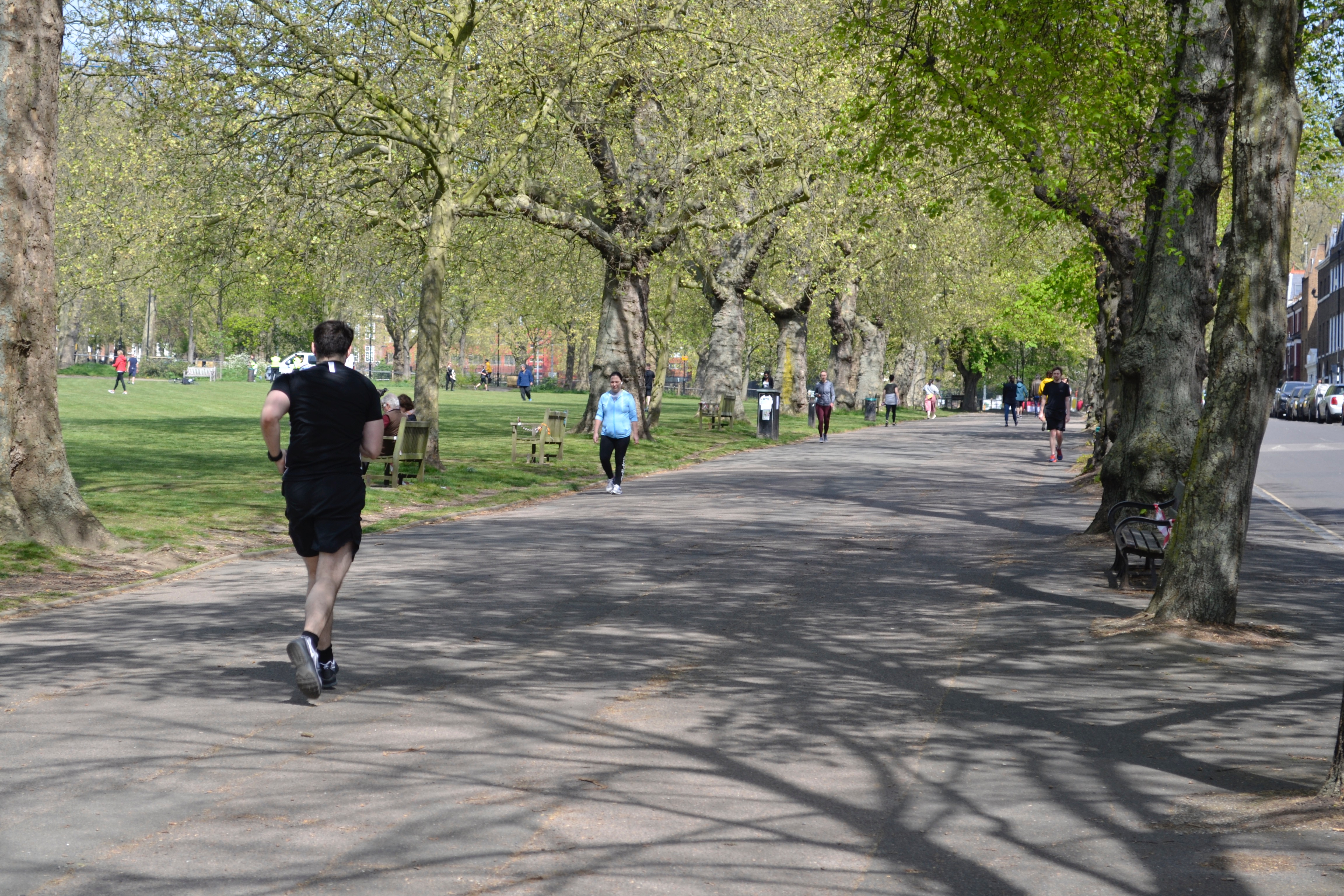 Lockdown ‘roadmap’ amid bank holiday weekend warning Highbury Fields social distancing