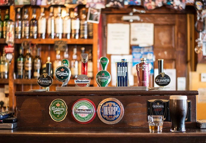 Pub bar