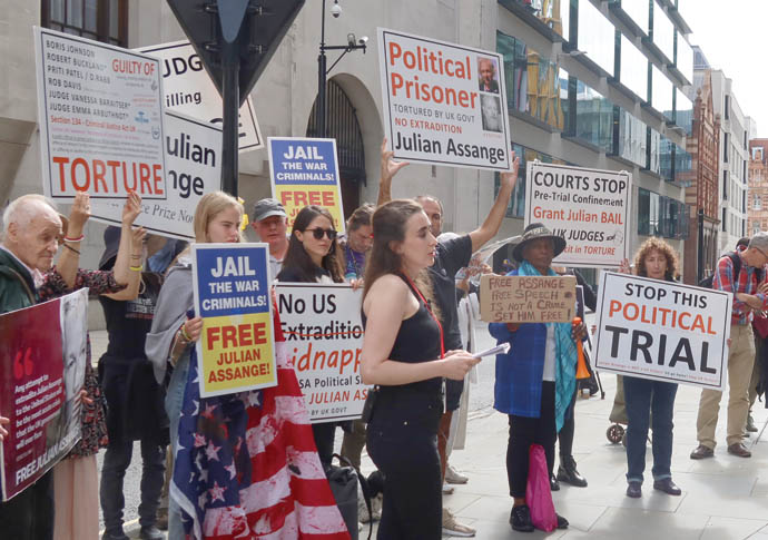 One-way justice Julian Assange-old bailey
