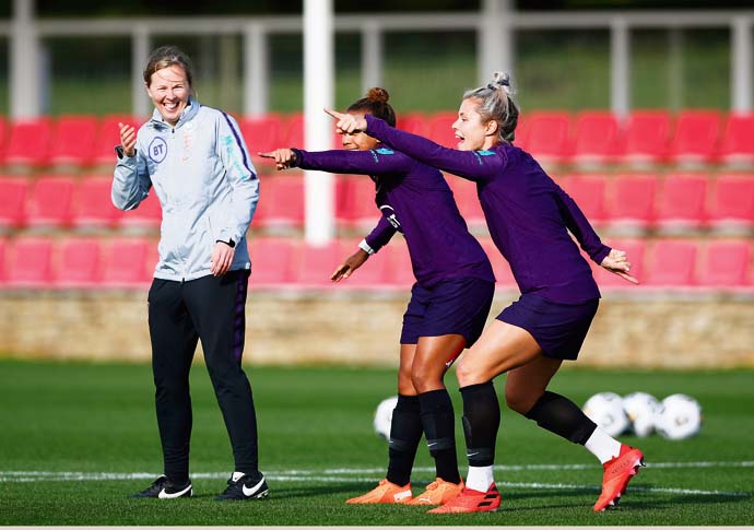 Rehanne Skinner shares a joke with England stars Nikita Parris and Rachel Daly. Credit is The FA. IMG_3929