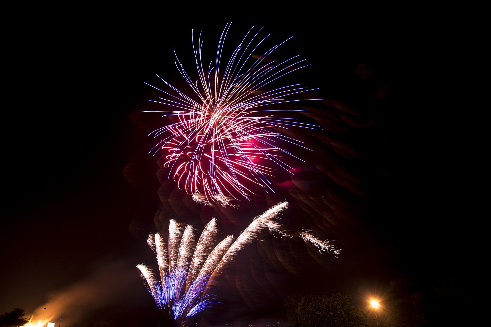 fireworks-1802065_1920 (1)