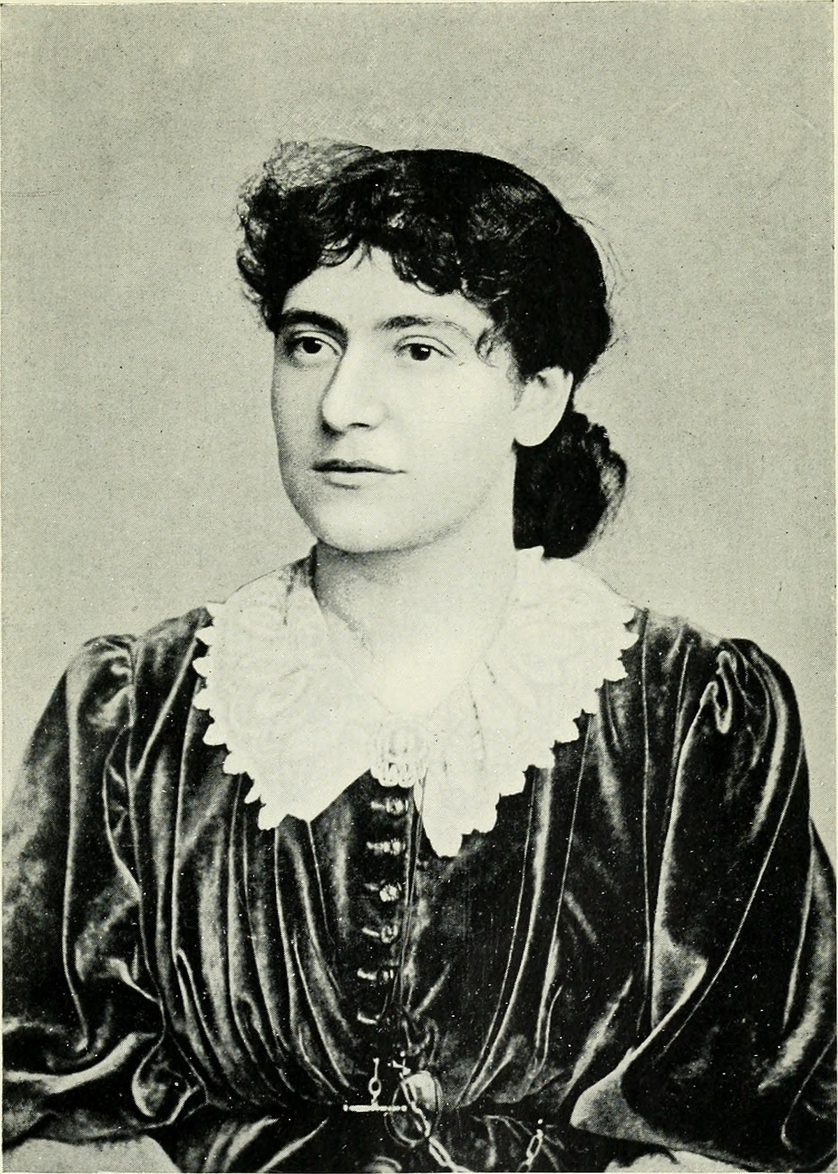 1200px-Mrs_Eleanor_Marx_Aveling,_daughter_of_Karl_Marx