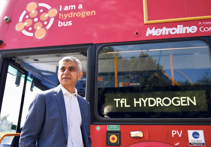 Sadiq Khan hydrogen bus - photo @SadiqKhan twitter