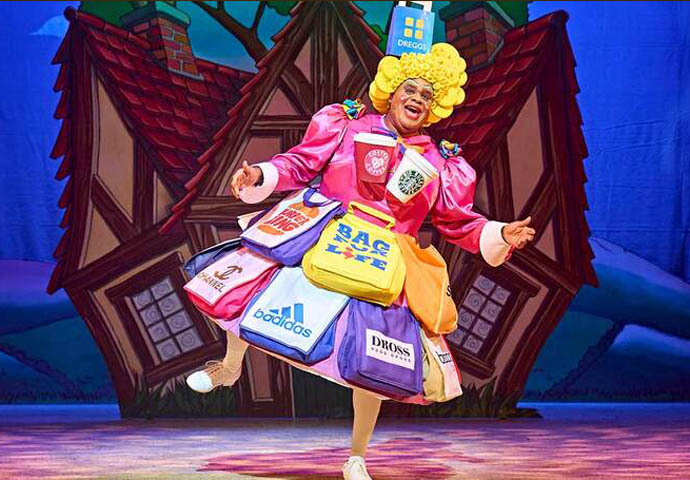 Show time! Xmas shows_Clive Rowe in Jack and the Beanstalk at Hackney Empire. Photo- Manuel Harlan