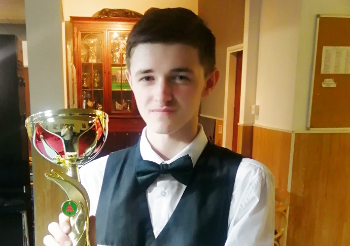 Donovan survives scare to lift trophy rbt