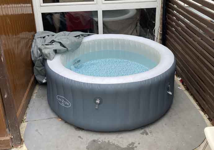 ‘I know I’ve got a weight problem, but I shouldn’t have to wash outside’ Daniel Newman IMG_0317