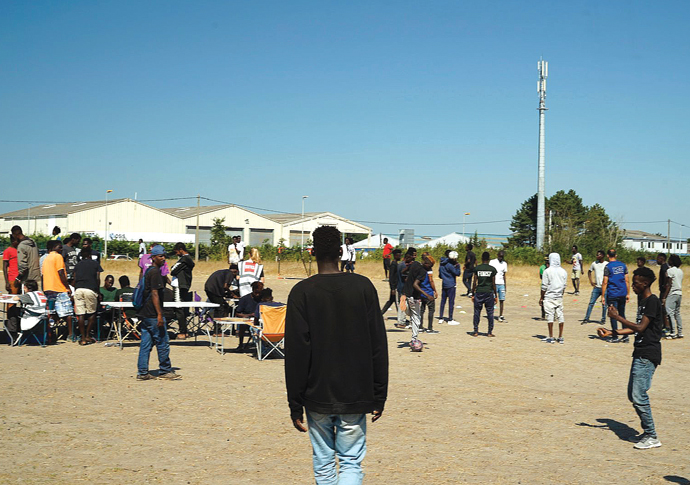 Camp sights Care4Calais_4