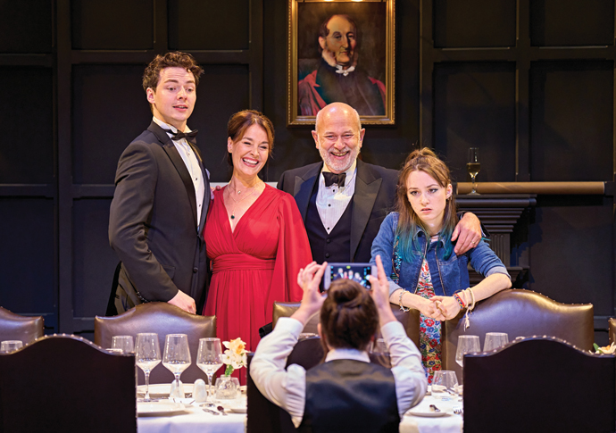 The Snail House Production Image 1 L-R PATRICK WALSHE MCBRIDE EVA POPE VINCENT FRANKLIN GRACE HOGG-ROBINSON Front MEGAN MCDONNELL Manuel Harlan