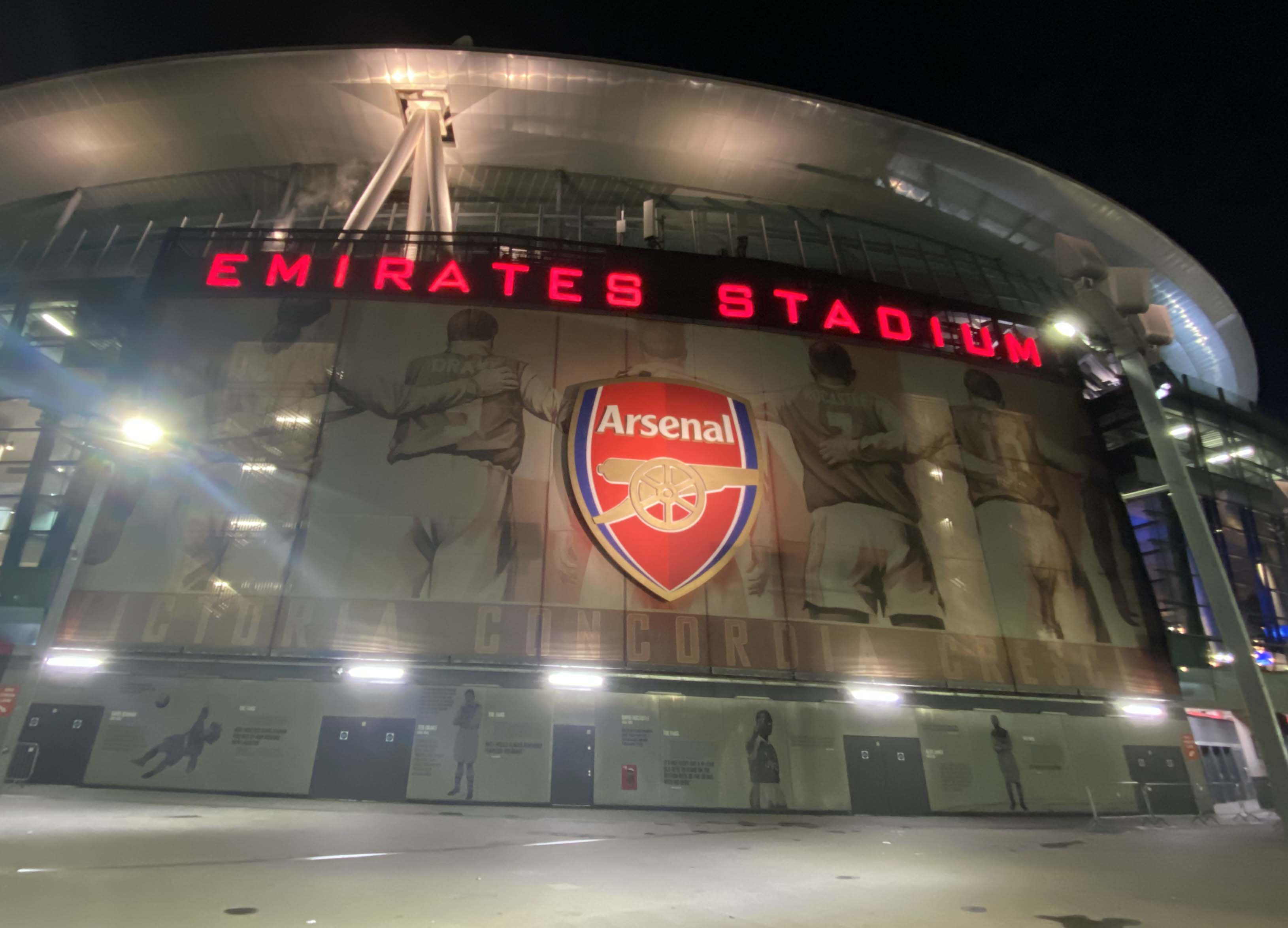 When we think of golden gloves Arsenal Emirates Stadium