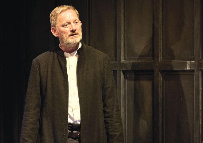 Douglas Henshall in Mary at Hampstead Theatre_credit Manuel Harlan