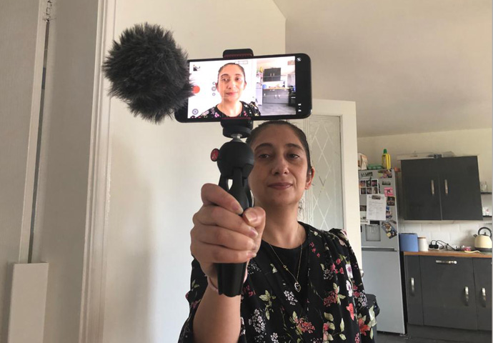 Leaving to Remain: A revealing and heartfelt insight on the lives of Roma in the UK Denisa-with-iphone-camera