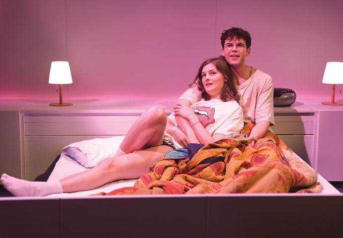 Review: The Shape of Things at Park Theatre Amber Anderson and Luke Newton credit Mark Douet