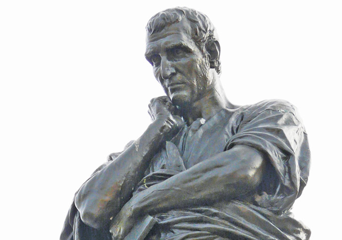 Statue_of_Roman_poet_Ovid_in_Constanta_Wikimedia_CC SA-3.0