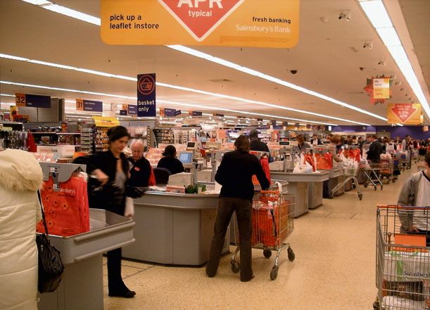 Not everyone wants to pay by card Supermarket_check_out velela CC BY-SA 3.0