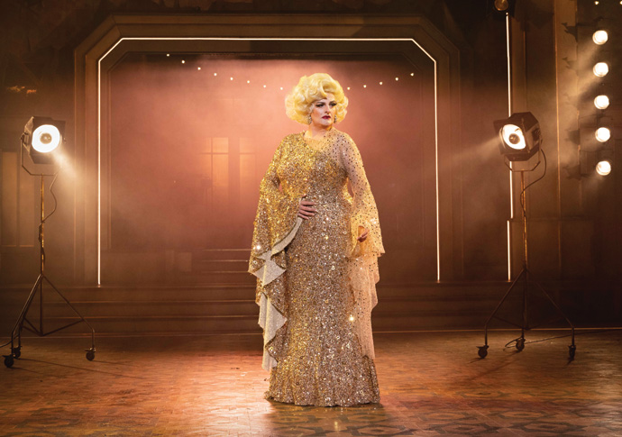 Review: La Cage aux Folles, at Regent’s Park Open-air Theatre Carl Mullaney in La Cage aux Folles Photo Mark Senior.