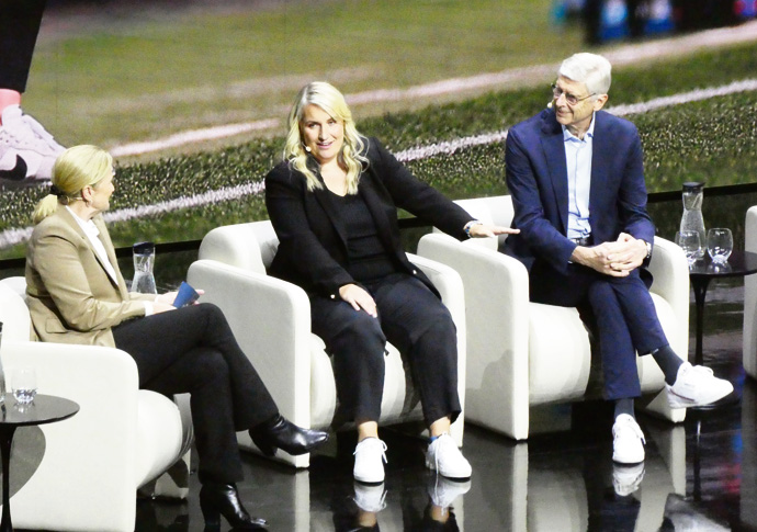 Hayes’ praise for the ‘golden generation’ Emma Hayes - Arsene Wenger