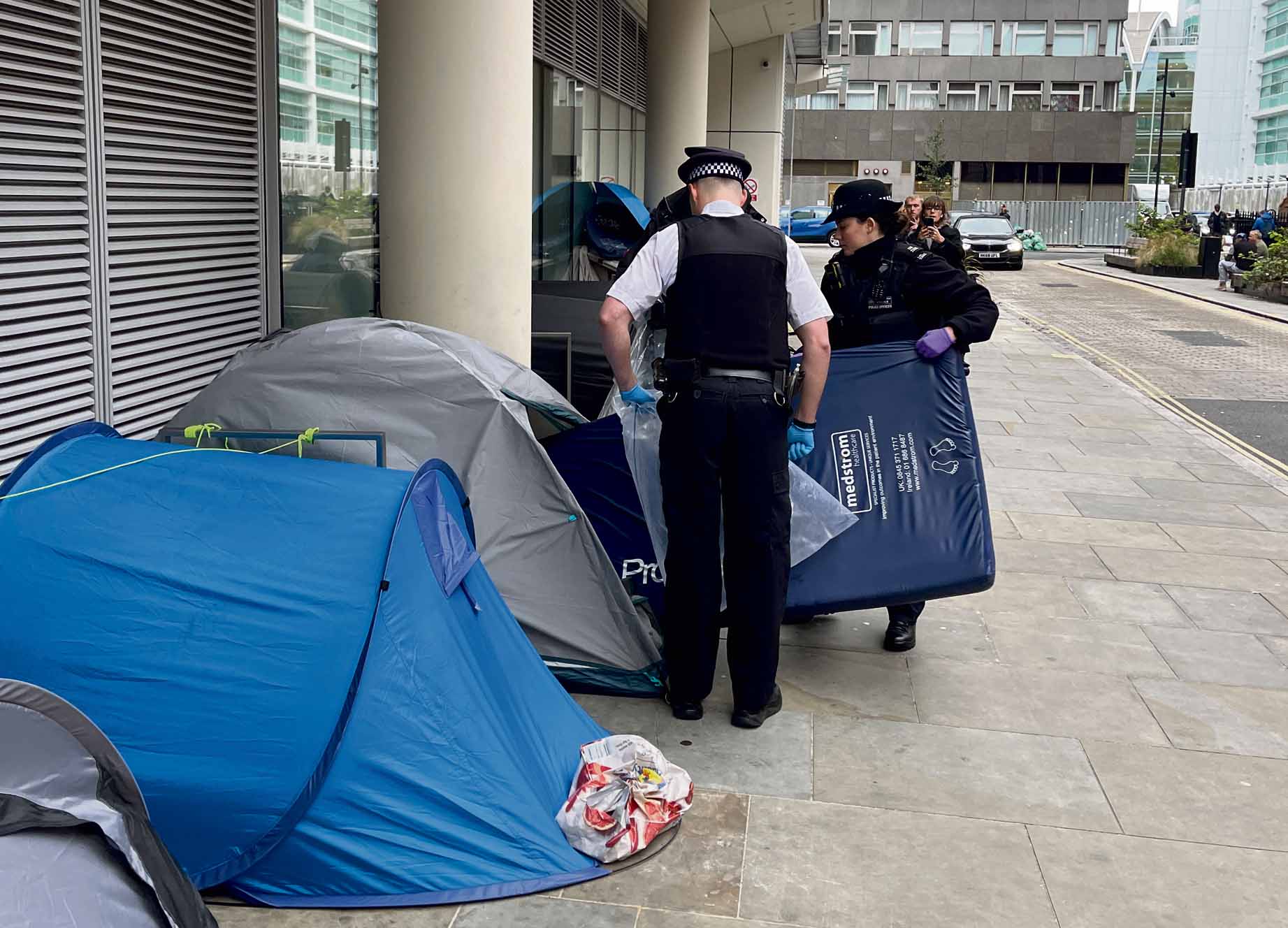 Police-tents
