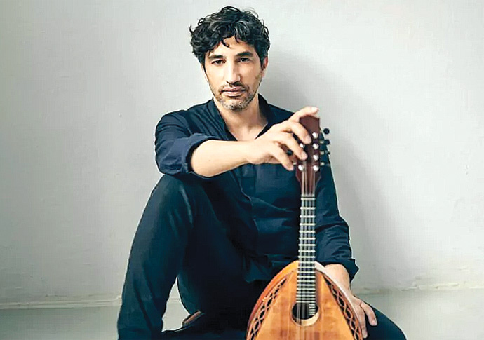 Avi Avital photo Christoph Köstlin