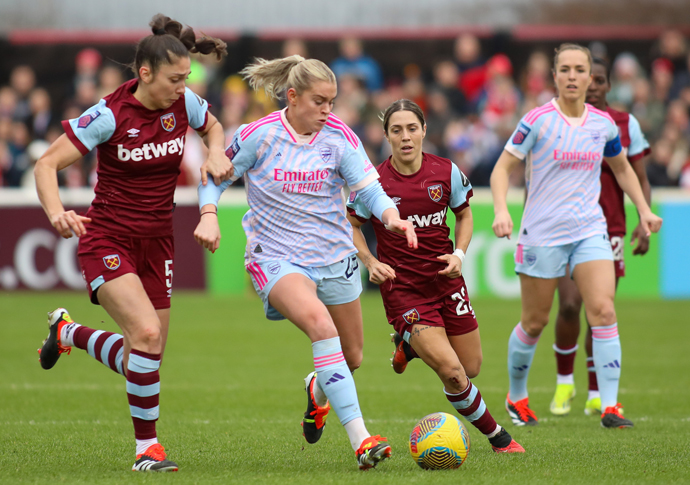 Barclays FA Womens Super League - West Ham United v Arsenal - Chigwell Construction Stadium