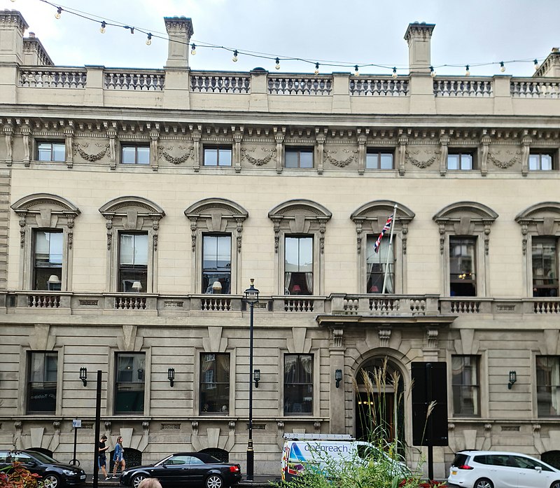 Harrington: The have Garrick club memberships – and have nots! Building_on_Bedford_Street_London