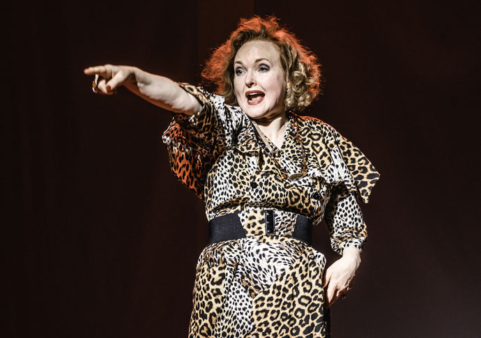 Review: How to Survive Your Mother, at King’s Head Theatre Emma Davies in How To Survive Your Mother (Charles Flint Photography)_3