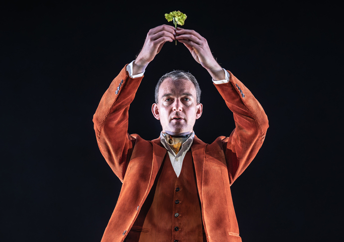 Alastair Whatley in The Importance of Being Oscar (c) Marc Brenner(13)