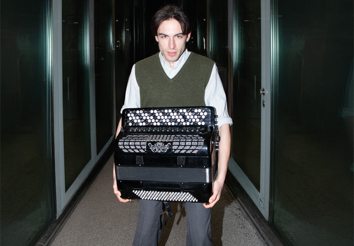 Anatole Muster’s sonic explorations on the accordion + Sam Braysher; Andrea Rinciari; Jazz in the House Jazz_Anatole Muster 2_photo Valentin Neher