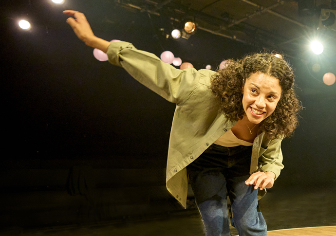Anoushka_Lucas_in_Elephant_1_credit_Manuel_Harlan