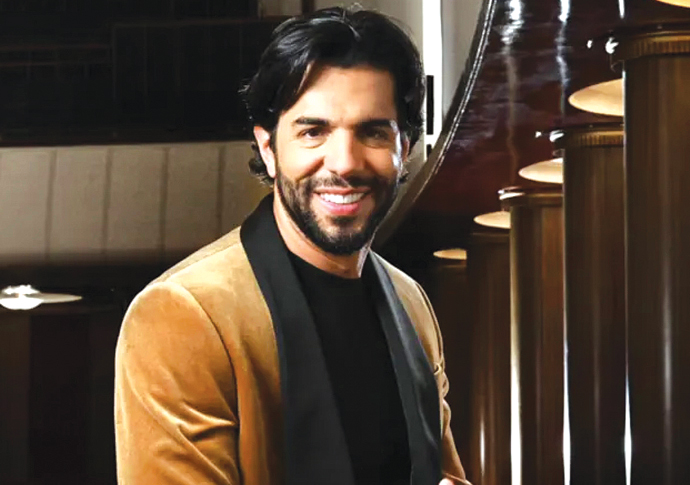 Michael White’s classical news: Proms; Jane Eyre; Alastair Macgeorge Domingo Hindoyan_photo La Opera_Coresia