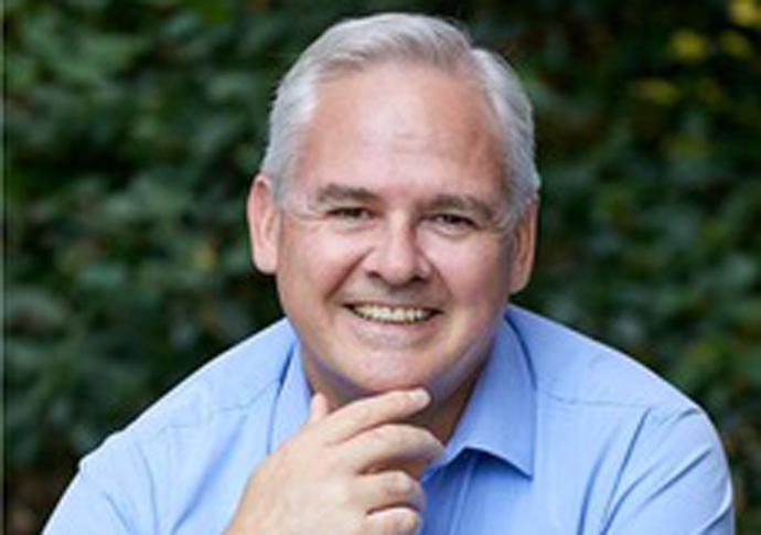 MK Oliver author photo (c) Zoë Norfolk