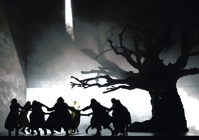 Wagner_Barrie Kosky's production of Die Walküre, The Royal Opera ©2025 Monika Rittershaus (1)